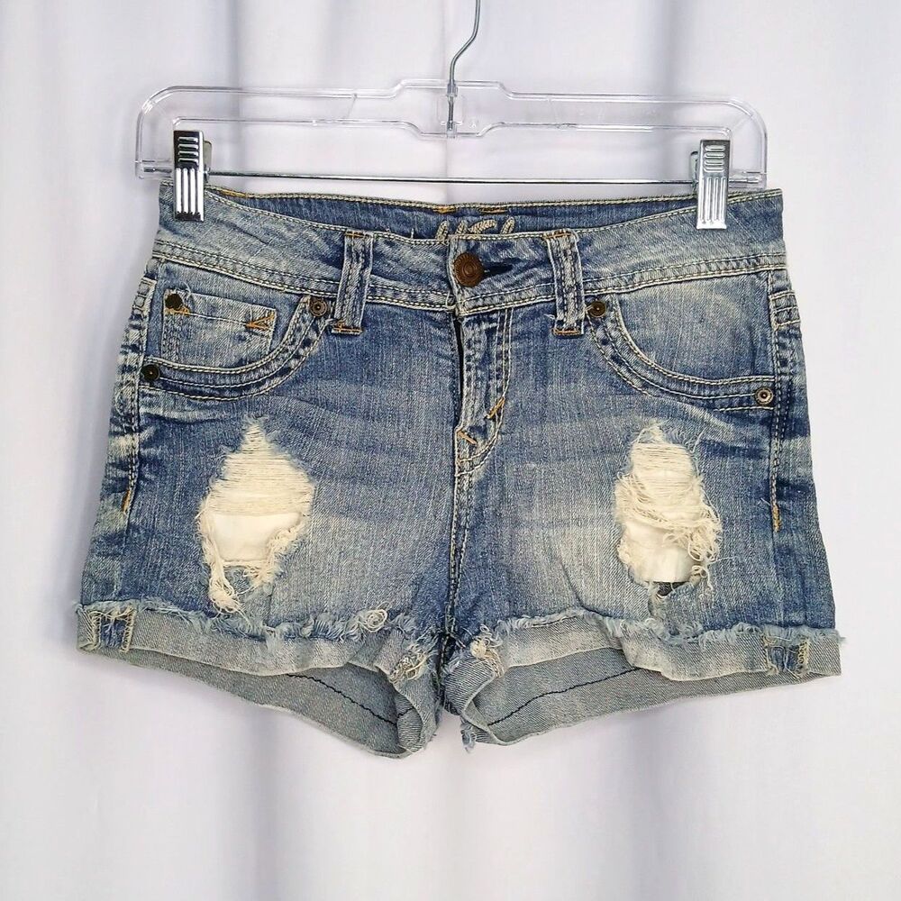 WallFlower Distressed Denim Shorts 2" Jeans Low Rise Pockets Stretch Womens 5